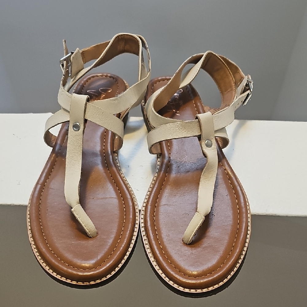 Crown Vintage Tan and Brown Sandals